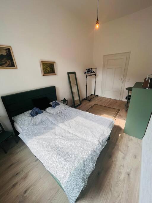 Kuenstlerisches Apartment Карлсруе Екстериор снимка