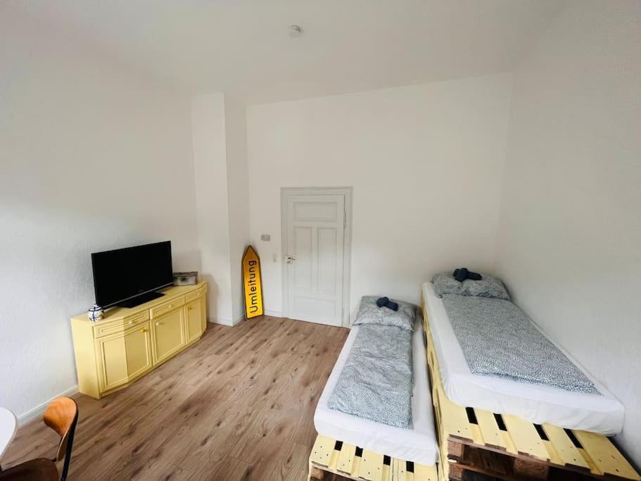 Kuenstlerisches Apartment Карлсруе Екстериор снимка